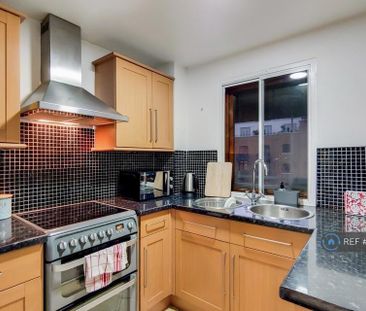 1 bedroom flat to rent - Photo 5