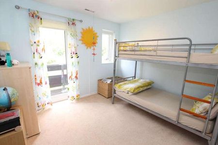 Woking, Surrey, GU21 - Photo 4