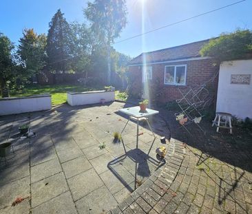 Church Road, West Byfleet, Surrey, KT14 - Photo 1