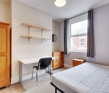 5 bedroom terraced house to rent - Photo 2