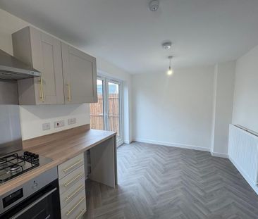 3 bedroom end of terrace house to rent - Photo 6