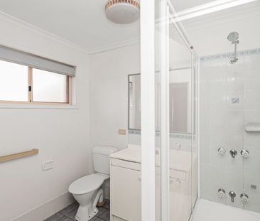 Charming Townhouse in the Heart of Edens Landing - Photo 4