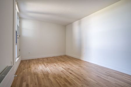 230 Oak Street - Photo 2