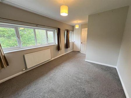 2 bedroom mews to rent - Photo 3