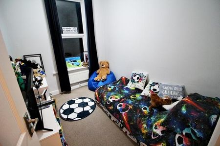 3 bedroom terraced house to rent - Photo 4