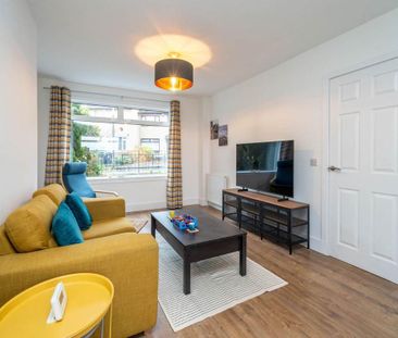 3 bedroom semi-detached house to rent - Photo 2