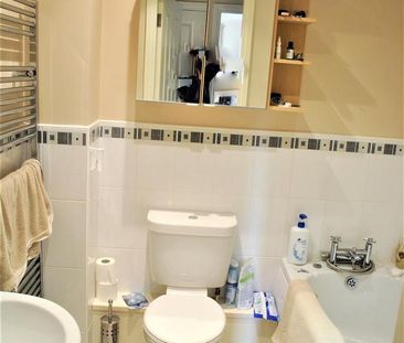 2 bedroom flat to rent - Photo 6