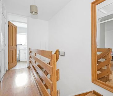 2 bedroom end of terrace house to rent - Photo 2