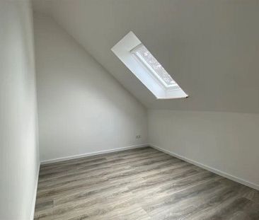 Helle und ruhig gelegene Dachgeschoßwohnung zur Miete - Photo 2