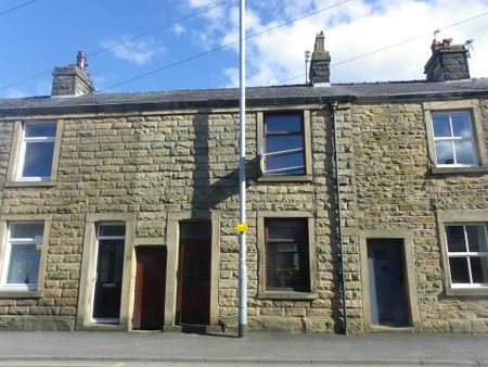 2 bedroom terraced house to rent - Photo 2