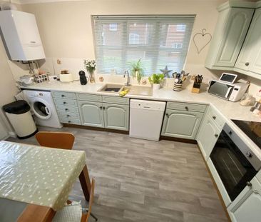 3 bedroom detached bungalow to rent - Photo 6