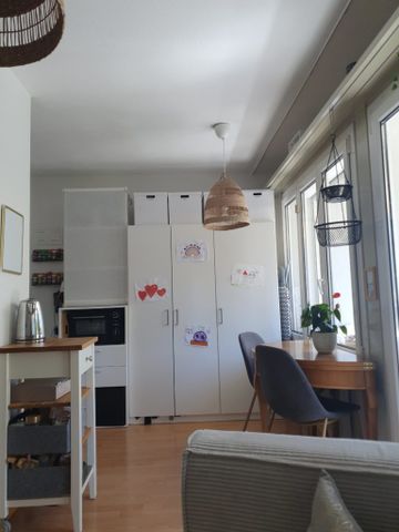 Beau studio situé au 1er étage - Photo 2