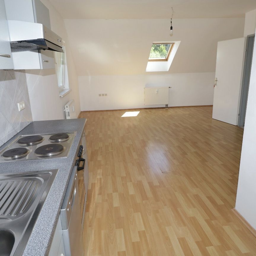Stadtrand-Lage im Grünen: nette 2 Zimmer Wohnung mit Terrasse + Gartenanteil, Parkplatz - Foto 1