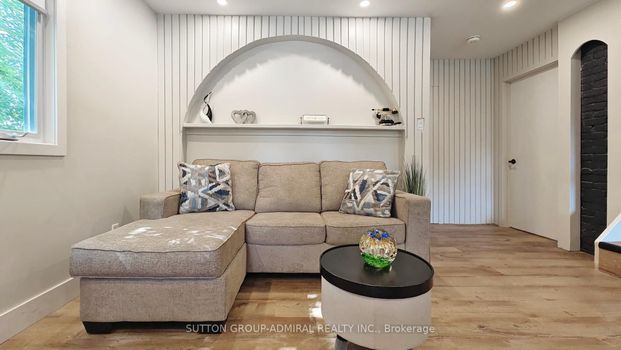 For Lease - 242 Muriel Street, Newmarket, Ontario - Photo 1