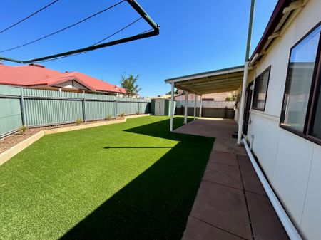 Low Maintenance & Great Location - Photo 5