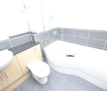 2 bedroom semi-detached house to rent - Photo 5