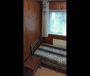 Room in a Shared House, Star Lane, E16 - Photo 1