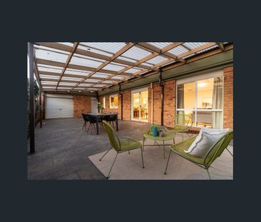 LAKESIDE ESTATE- SPACIOUS 3 BEDROOM HOME - Photo 6