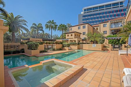 Bella Vista Resort. 2 Bedroom with extra large balcony. - Photo 3