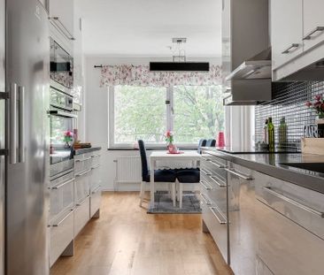 Storvretsvägen, Skogås - Photo 4