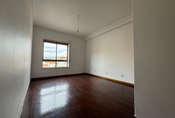 Apartamento T3 para Arrendamento na Quinta D. JOÃO