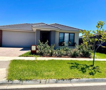 Modern Luxury Meets Family Comfort in Tarneit’s Premier Location! - Photo 1