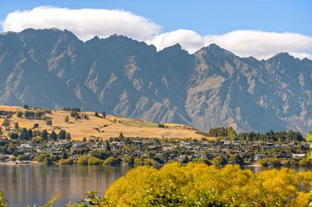 Beautiful home in central Queenstown - Photo 3