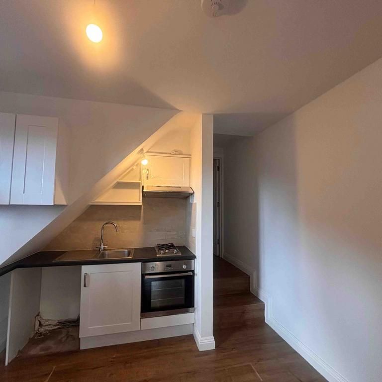 Studio to rent - Photo 1
