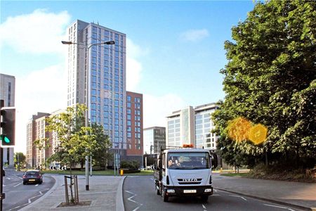 **RENT INCENTIVE 2 weeks rent free** For September move ins. Rent at Thames Quarter; this 6th floor, two bedroom, 2 bathroom, apartment with superb residents facilities. - Photo 2
