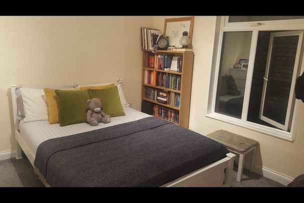 Studio Flat, Holloway Road, N7 - Photo 1