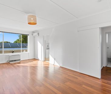 Renovated 2-Bedroom Apartment in Prime Cheltenham Location - Modern... - Photo 5