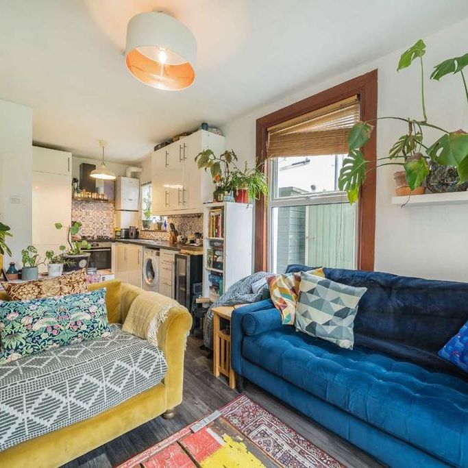 2 bedroom flat to rent - Photo 1