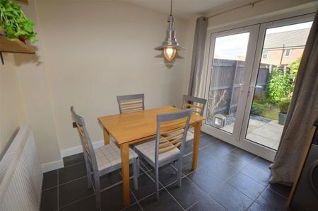 3 bedroom townhouse to rent - Photo 2