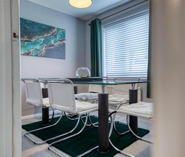 3 bedroom semi-detached house to rent - Photo 4