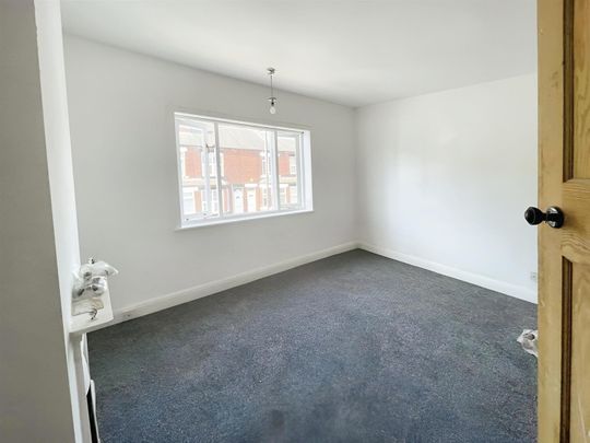 2 Bedroom Terraced House for rent in Burton Avenue, Doncaster - Photo 1