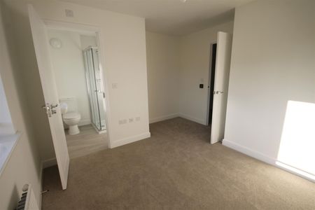 3 Bedroom House To Rent - Photo 5