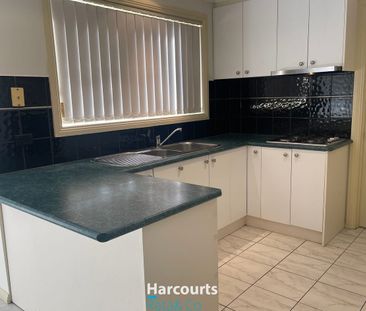 Modern 3-Bedroom Home in South Morang - Photo 4