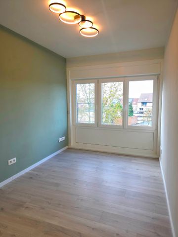Volledig gerenoveerde beletagewoning op toplocatie in Aalst! - Photo 4