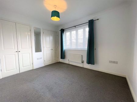 2 Bedroom House - Hall Drive, Fleet - Photo 3