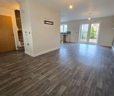 14 Howgate Drive, Eastfield, Scarborough - Photo 4