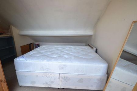 4 bedroom terraced house to rent - Photo 3