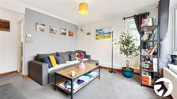 2 bedroom maisonette to rent - Photo 1