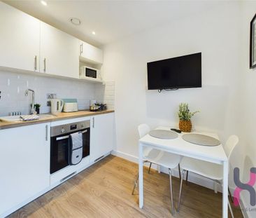 Studio to rent - Photo 6