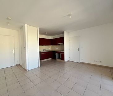 Location Appartement 2 pièces 37m² - Photo 2