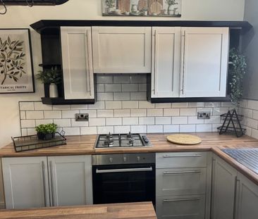 2 Bed Terraced House, Swallow Mount, LS12 - Photo 4