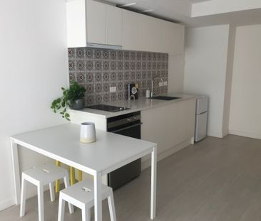 Modern Minimalist - Photo 1