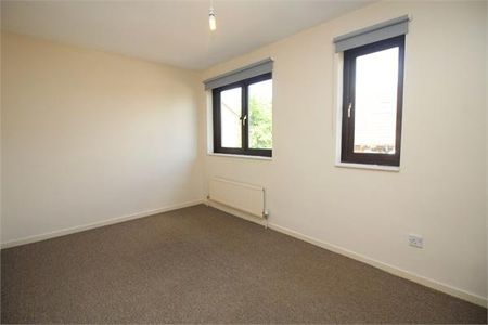 2 bedroom semi-detached house to rent - Photo 2