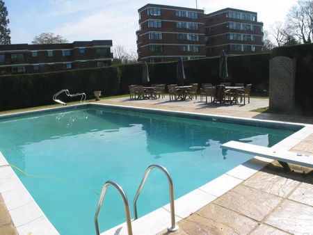 Riverside, Maidenhead, Berkshire, SL6 - Photo 4