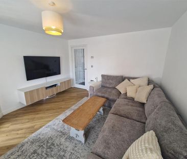 3 bedroom detached house to rent - Photo 3