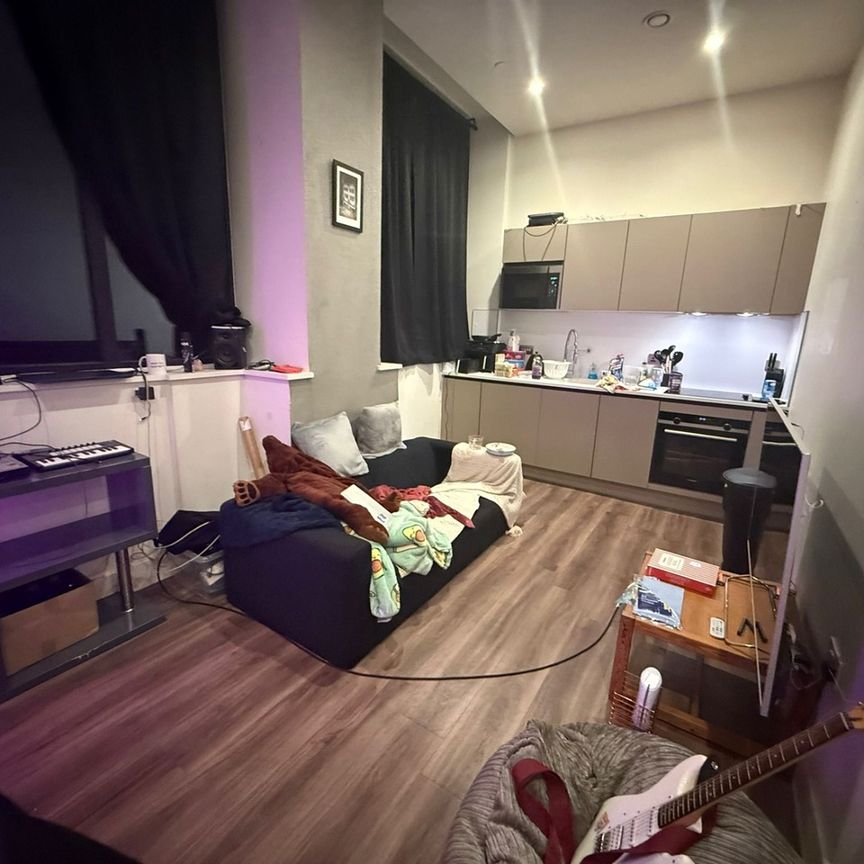 1 Bed Flat, Lightwell, B3 - Photo 1